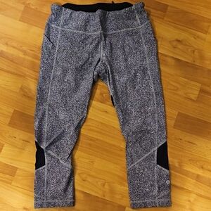 Lululemon Cropped Athletic Leggings Size 10